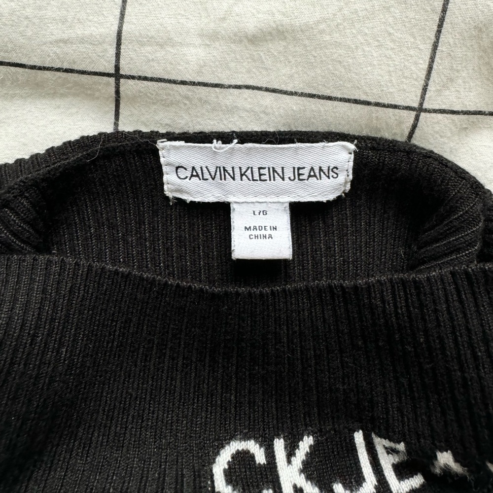Mock-Neck Ribbed Long-Sleeve - Picture 6 of 6